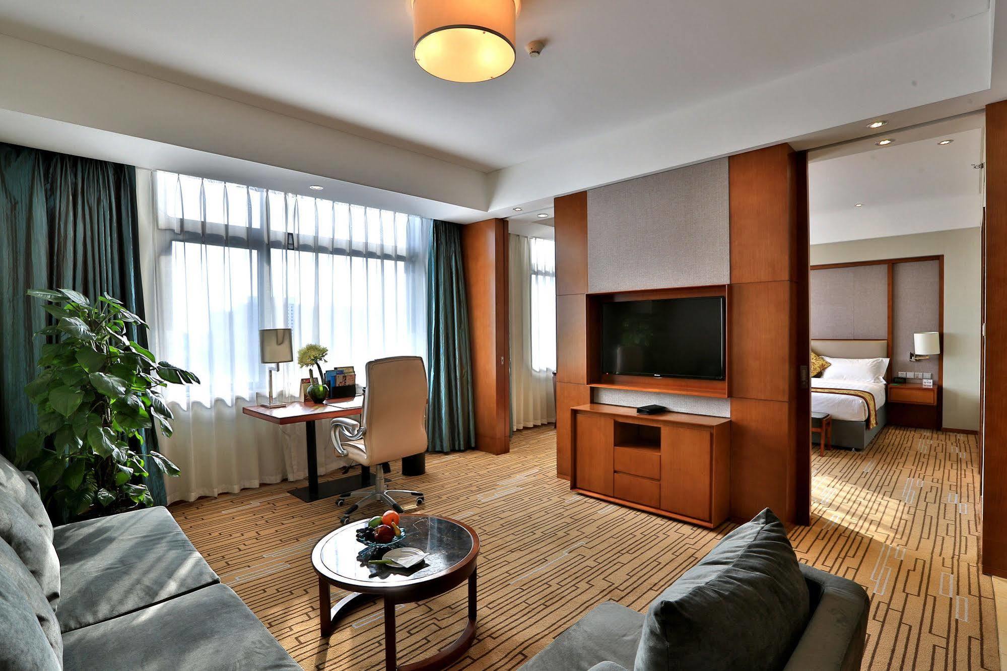 Shenyang Rayfont International Hotel Exterior photo