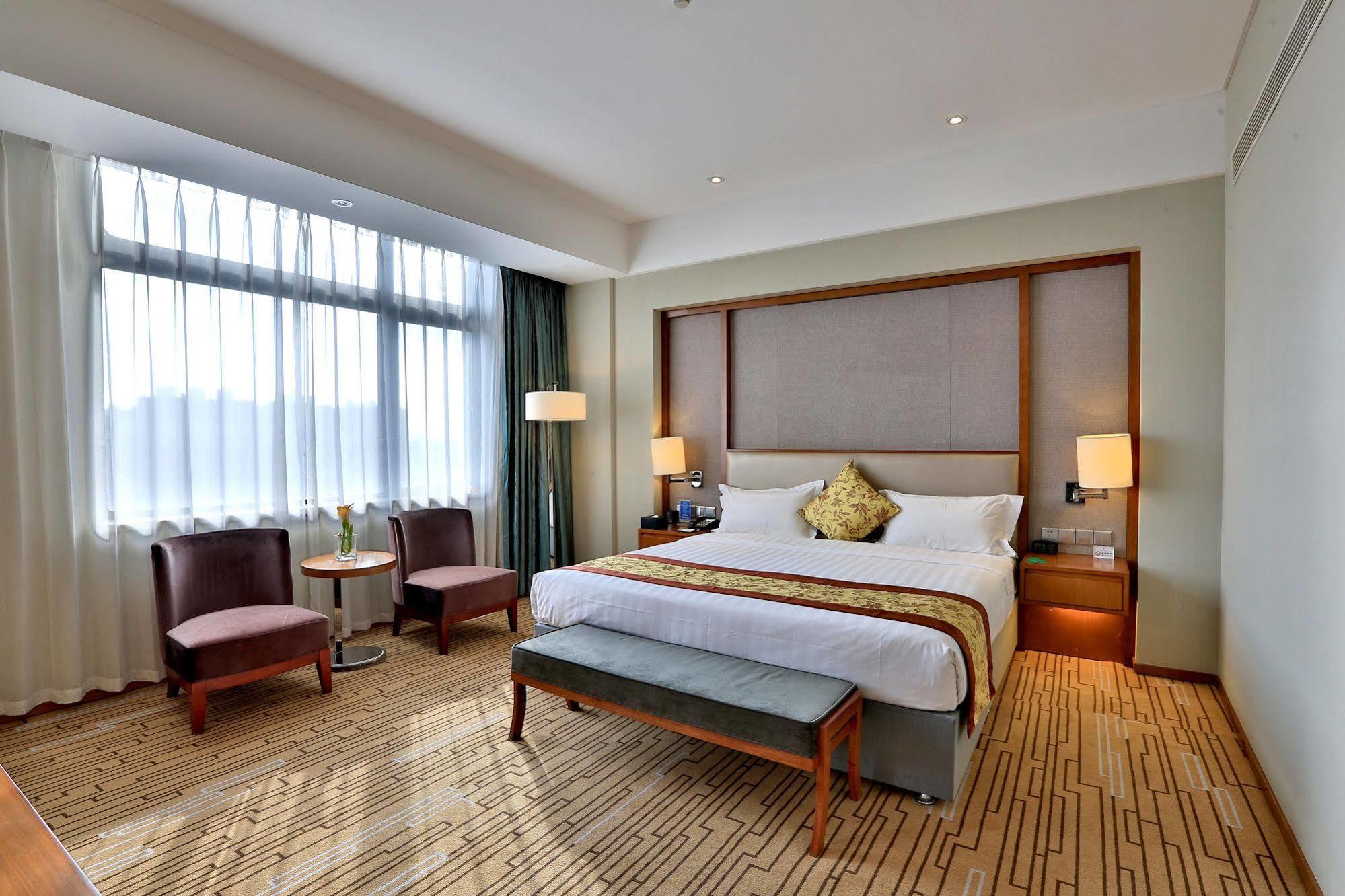 Shenyang Rayfont International Hotel Exterior photo