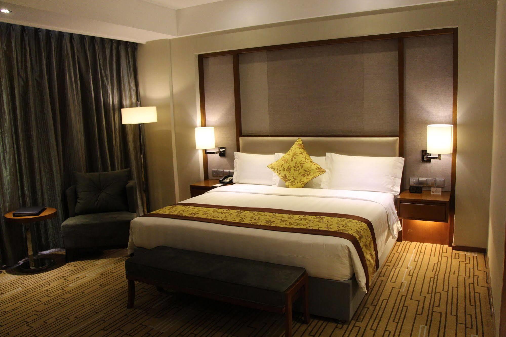 Shenyang Rayfont International Hotel Exterior photo
