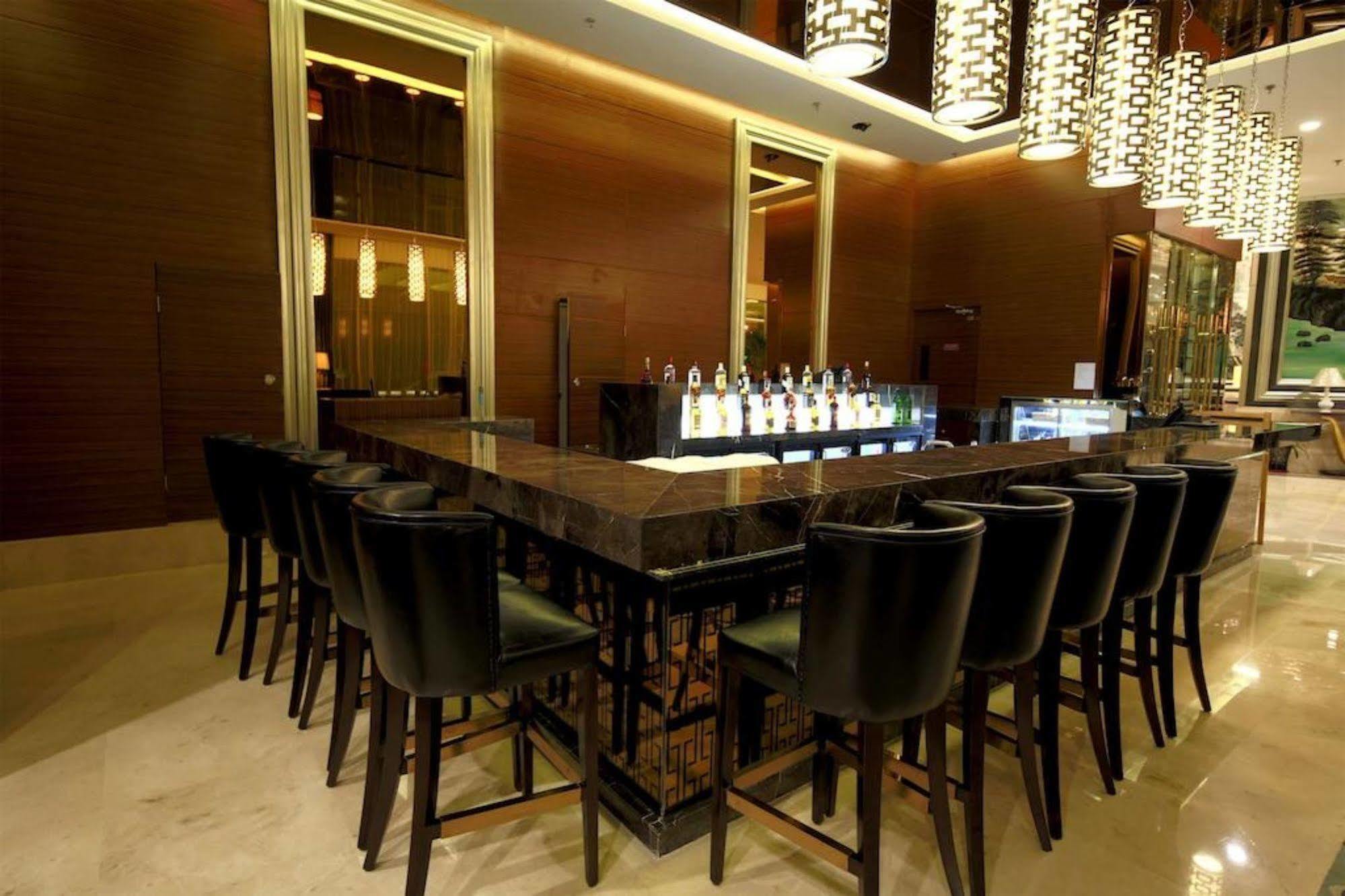 Shenyang Rayfont International Hotel Exterior photo